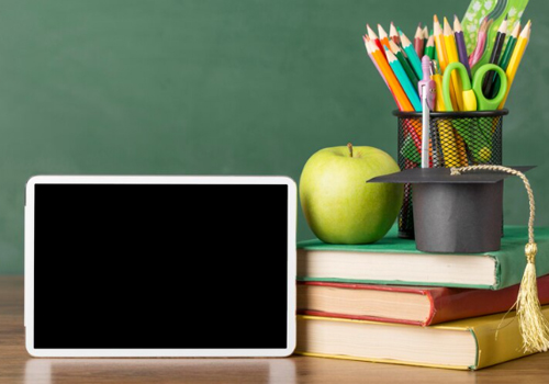 A Evolução da Tecnologia na Sala de Aula: Do Quadro-Negro ao Computador